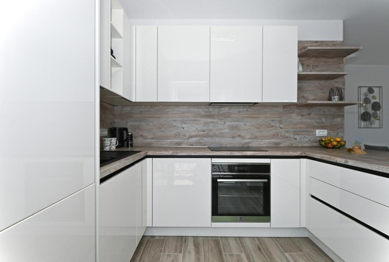 Luxury Apartment White Crystal Kastela Ngoại thất bức ảnh