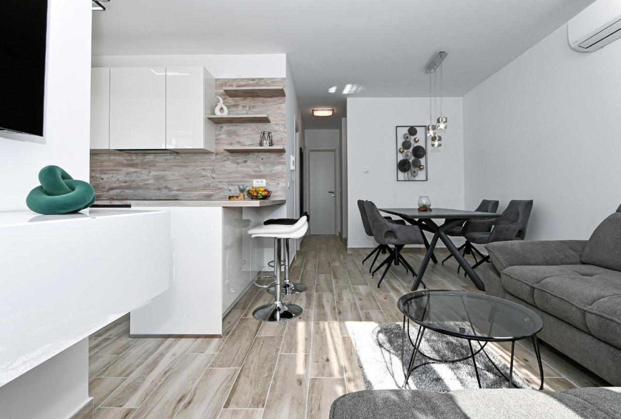 Luxury Apartment White Crystal Kastela Ngoại thất bức ảnh