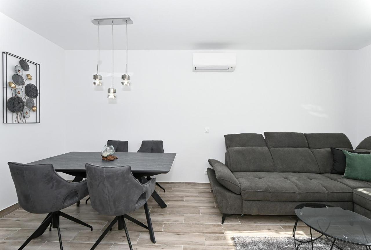 Luxury Apartment White Crystal Kastela Ngoại thất bức ảnh