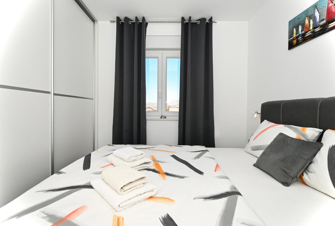 Luxury Apartment White Crystal Kastela Ngoại thất bức ảnh