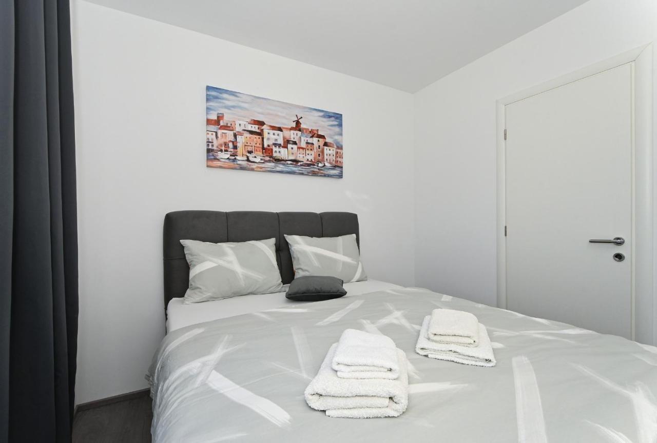 Luxury Apartment White Crystal Kastela Ngoại thất bức ảnh